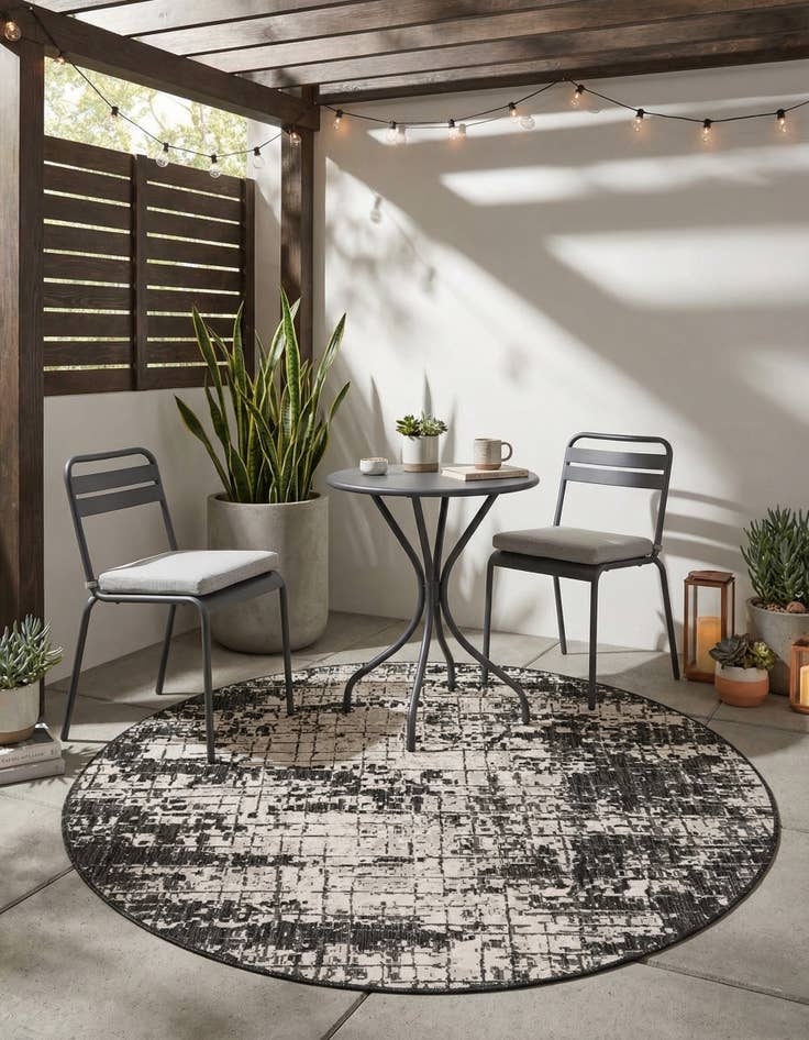 Detail image of 6' x 6'  Washable Modern Indoor / Outdoor Round Rug