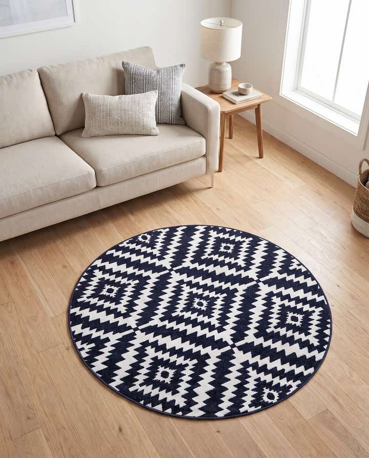 5' x 5' Easy-Clean Sabrina Soto Indoor / Outdoor Round Rug