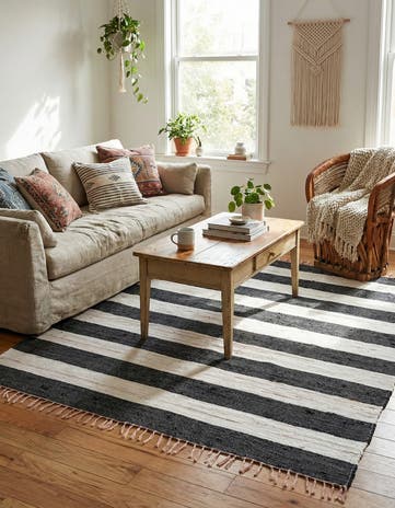 7' 10 x 7' 10 Hand Woven Chindi Rag Square Rug