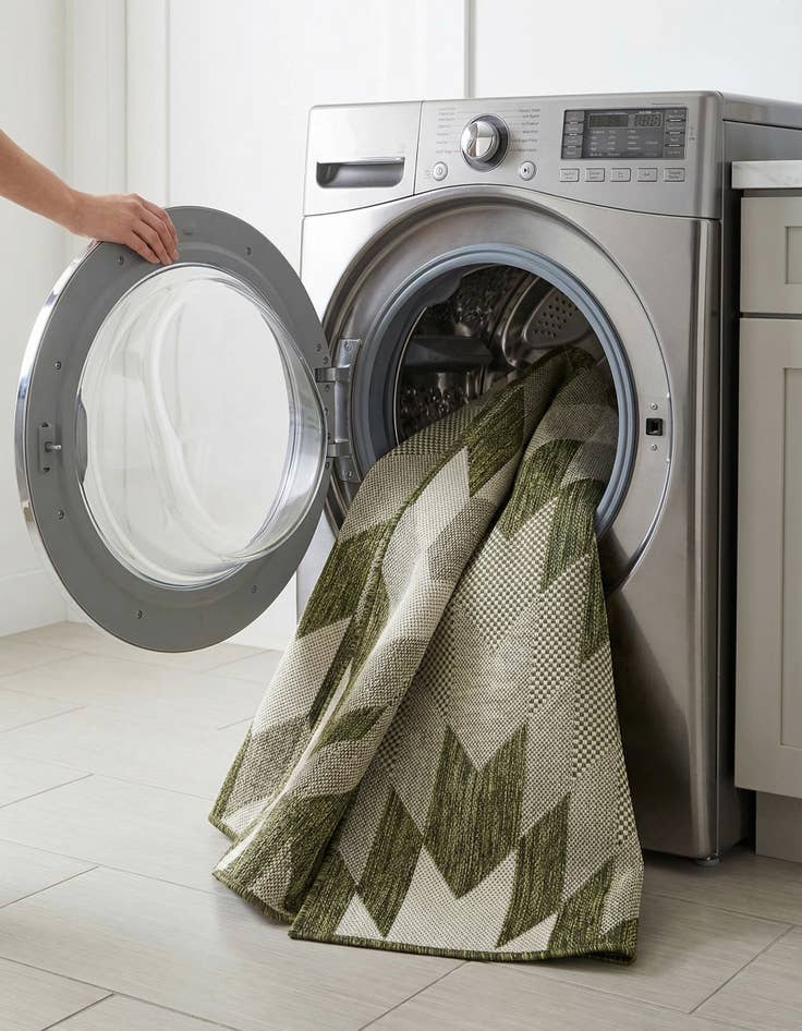 Detail image of  4' x 6'  Washable Modern Indoor / Outdoor Rug