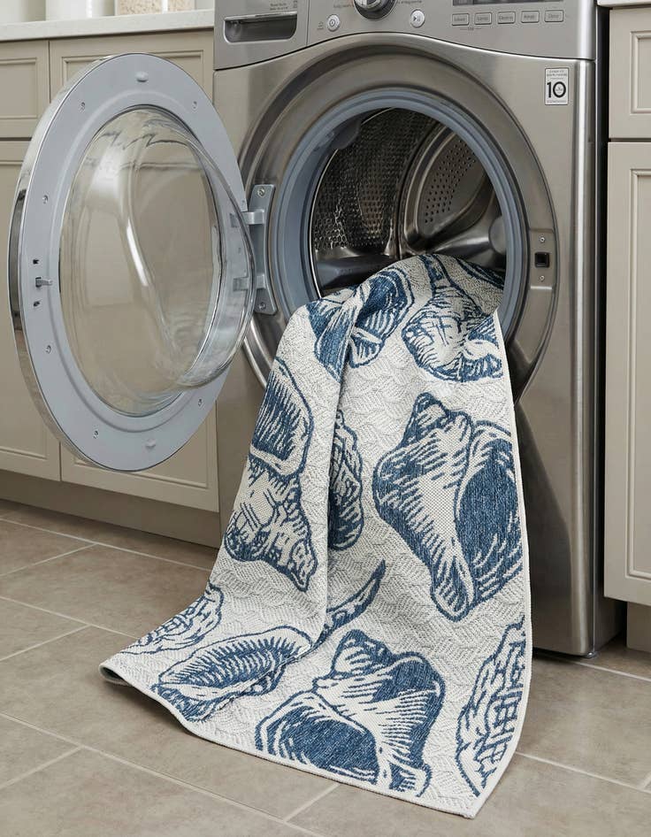 Detail image of 4' x 6'  Washable Coastal Indoor / Outdoor Rug