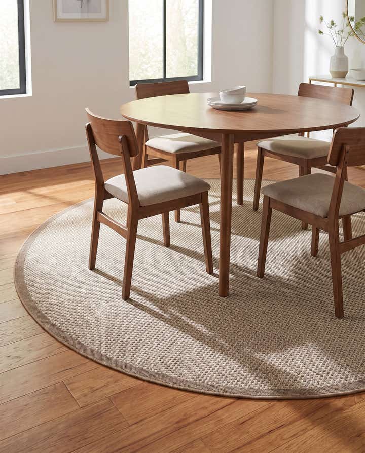 7' 10 x 7' 10 Easy-Clean Border Indoor / Outdoor Round Rug
