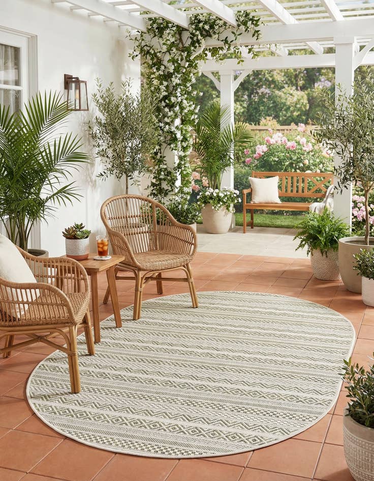 Detail image of 3' x 5' 3 Easy-Clean Ribbon Indoor / Outdoor Oval Rug