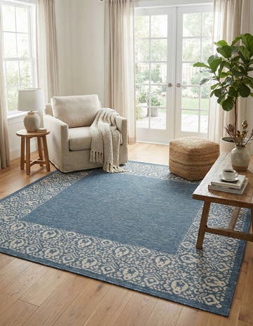 7' 10 x 7' 10 Easy-Clean Border Indoor / Outdoor Square Rug