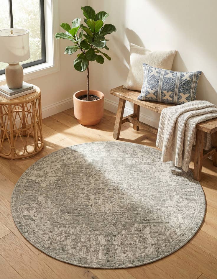 Detail image of 4' x 4'  Washable Jill Zarin Dubai Indoor / Outdoor Round Rug
