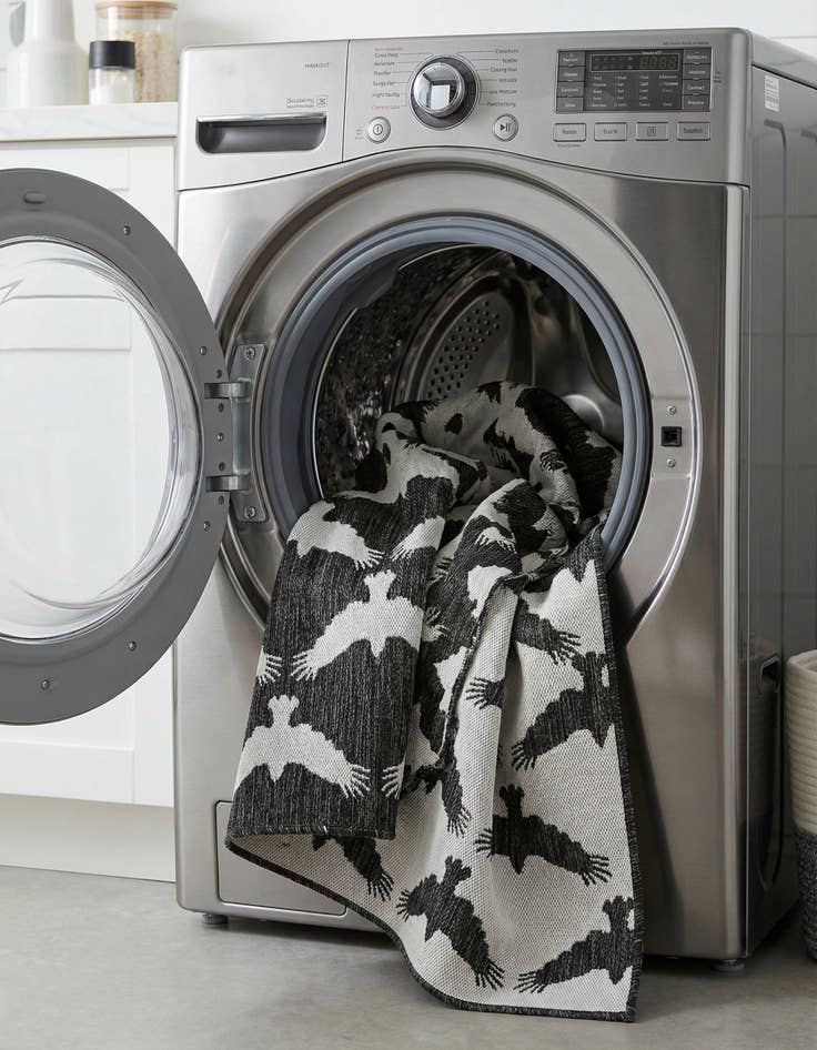 Detail image of 7' 10 x 7' 10  Washable Modern Indoor / Outdoor Square Rug