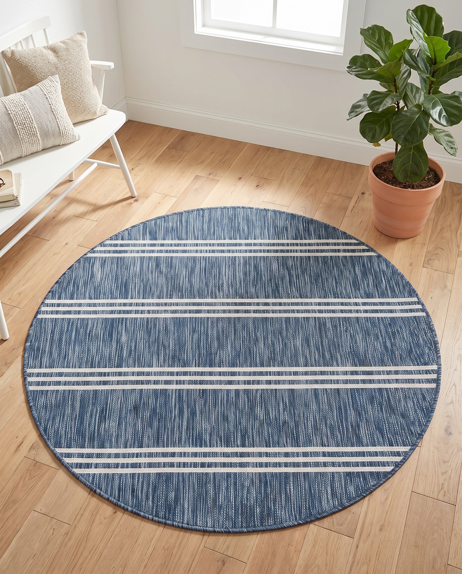 4' x 4' Easy-Clean Jill Zarin Anguilla Indoor / Outdoor Round Rug