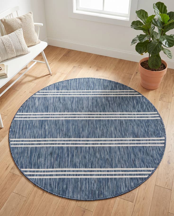 Detail image of 4' x 4' Easy-Clean Jill Zarin Anguilla Indoor / Outdoor Round Rug