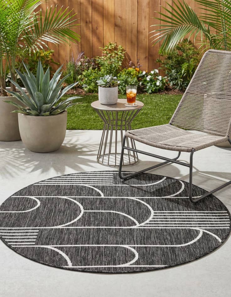 Detail image of 3' 1 x 3' 1 Easy-Clean Modern Indoor / Outdoor Round Rug