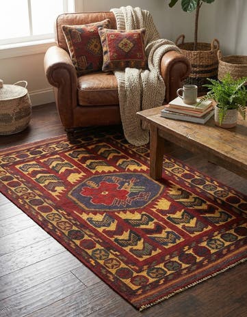 2' 9 x 4' 6 Hand Knotted Sumak Wool Rug
