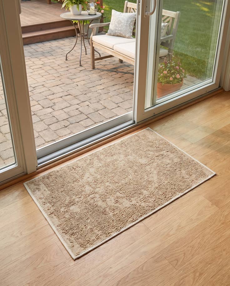 Detail image of 2' x 3' 1 Easy-Clean Traditional Indoor / Outdoor Rug