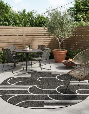 7' 10 x 7' 10 Easy-Clean Modern Indoor / Outdoor Round Rug