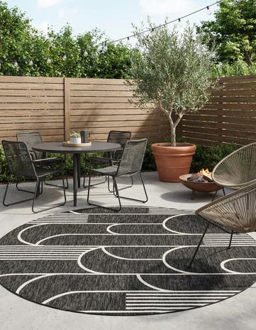 7' 10 x 7' 10 Easy-Clean Modern Indoor / Outdoor Round Rug