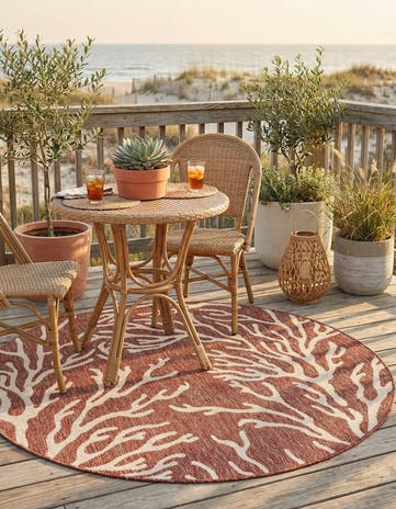 5' 3 x 5' 3 Easy-Clean Coastal Indoor / Outdoor Round Rug