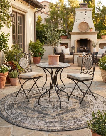 7' 10 x 7' 10 Easy-Clean Traditional Indoor / Outdoor Round Rug