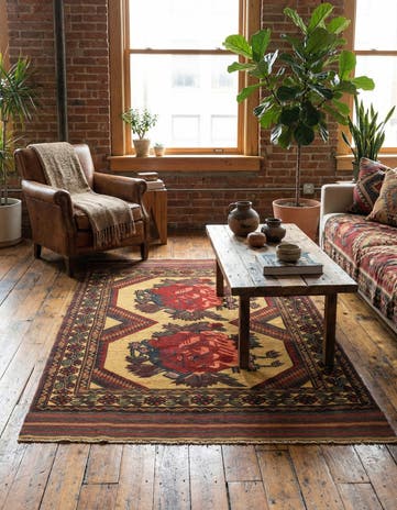 4' 2 x 6' 1 Hand Knotted Sumak Wool Rug