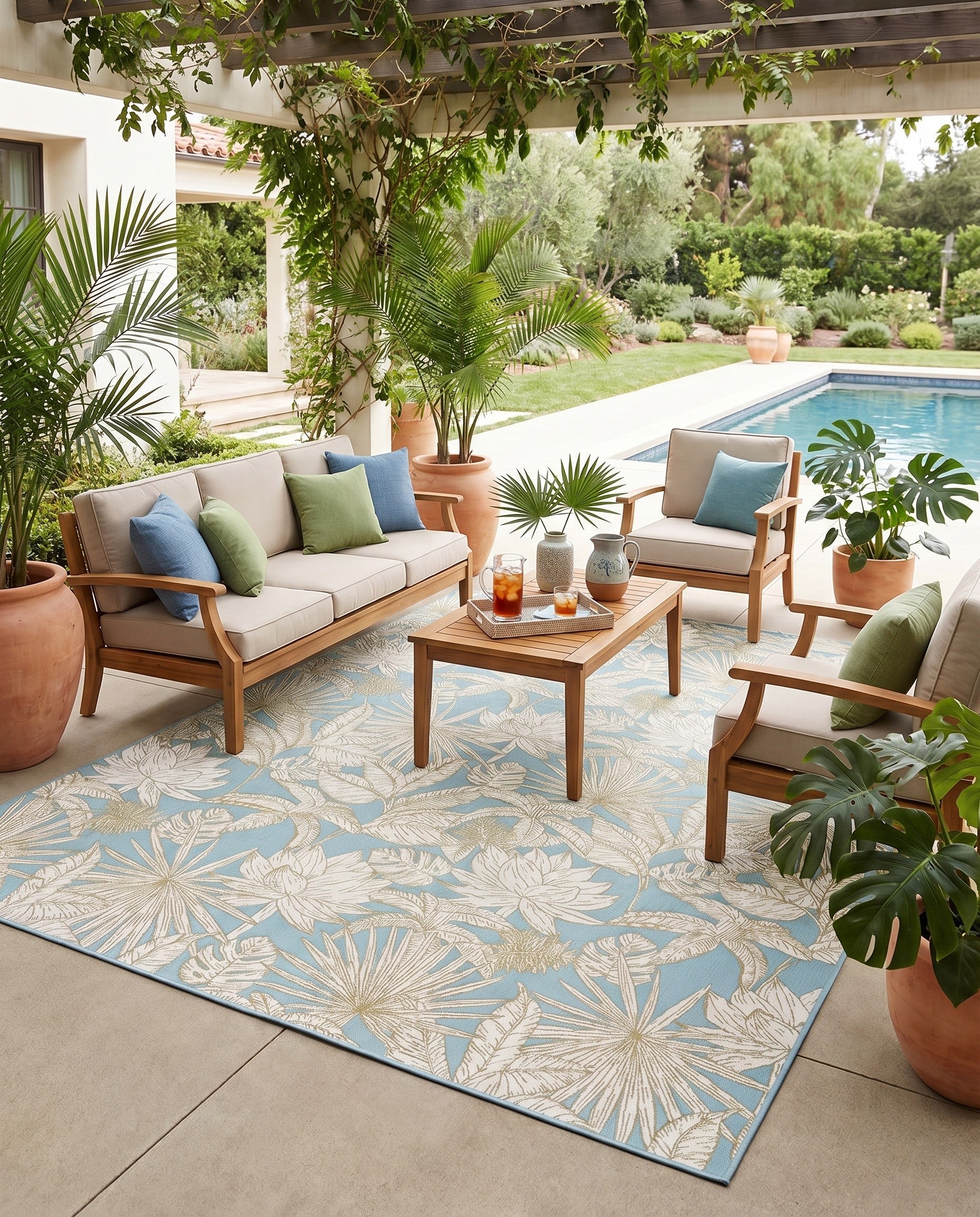10' x 14' 2 Easy-Clean Botanical Indoor / Outdoor Rug