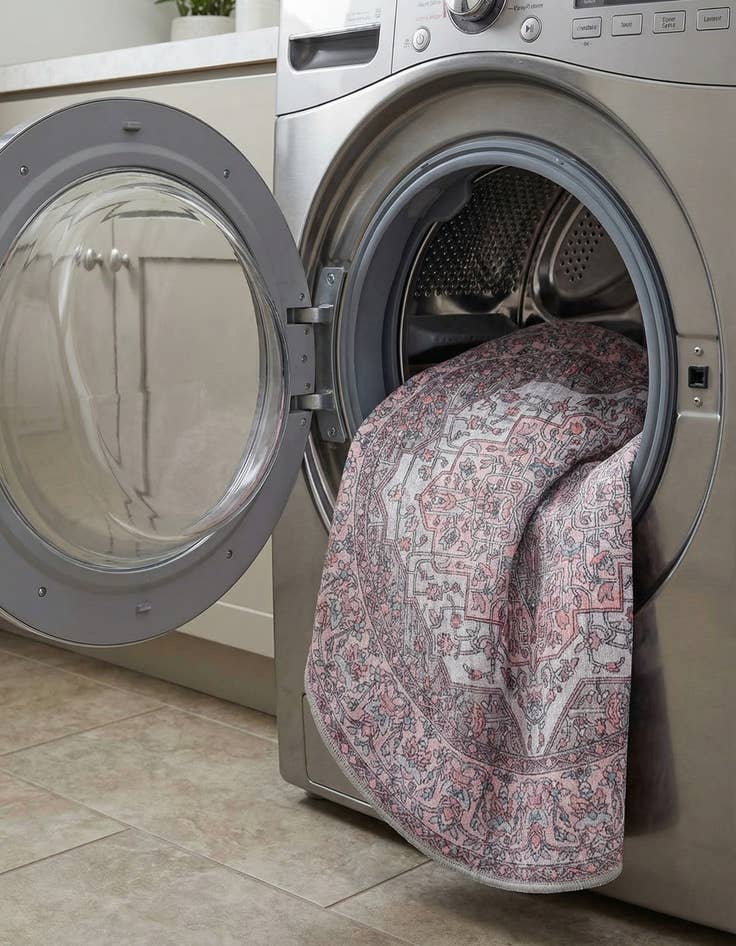 Detail image of 4' x 4'  Washable Mangata Round Rug