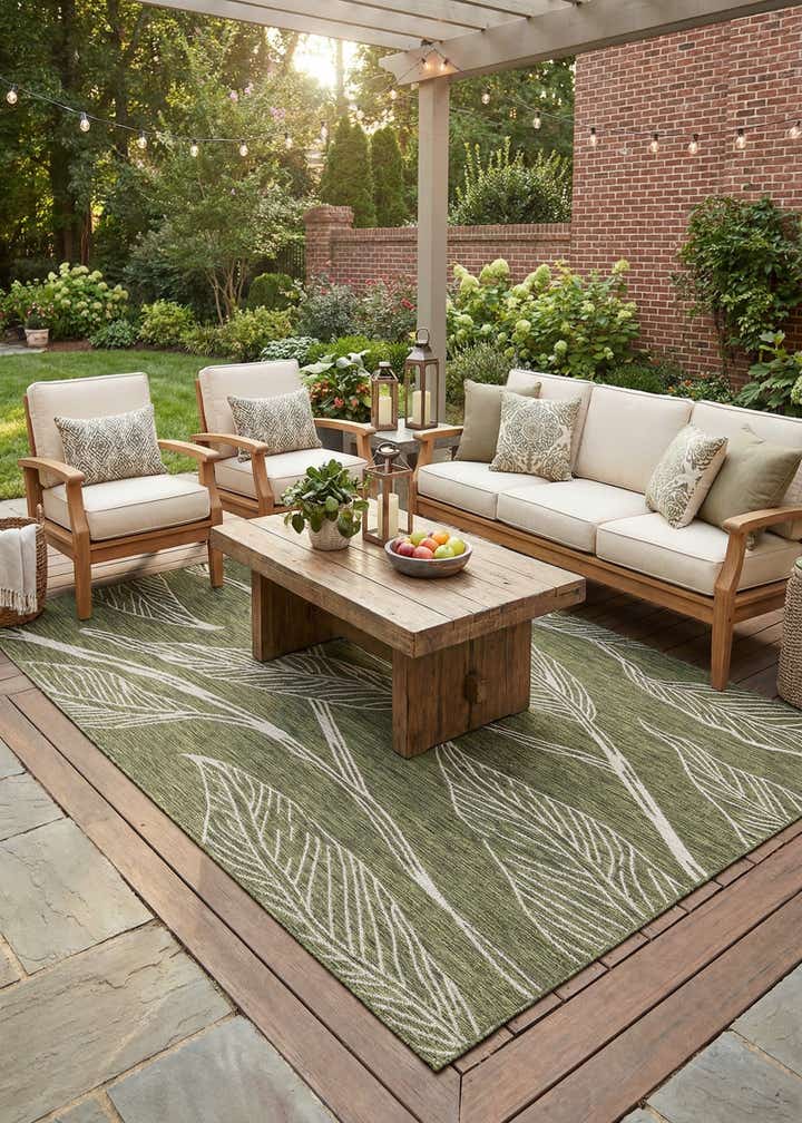 7' x 10' Easy-Clean Botanical Indoor / Outdoor Rug