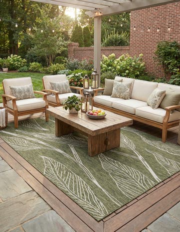 7' x 10' Easy-Clean Botanical Indoor / Outdoor Rug