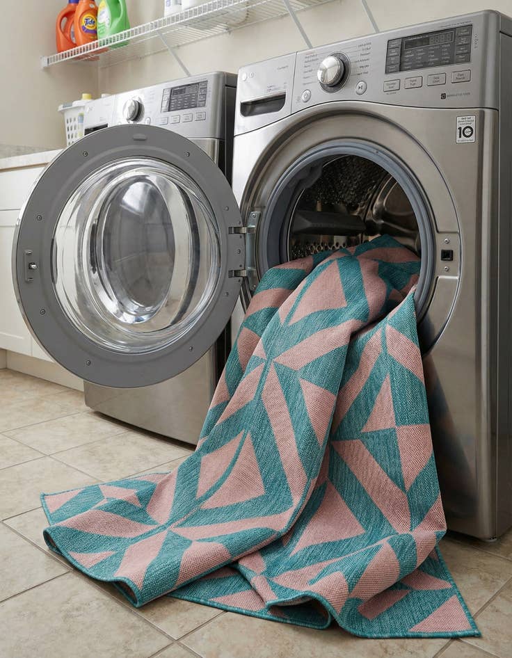 Detail image of 7' x 10'  Washable Jill Zarin Napa Indoor / Outdoor Rug