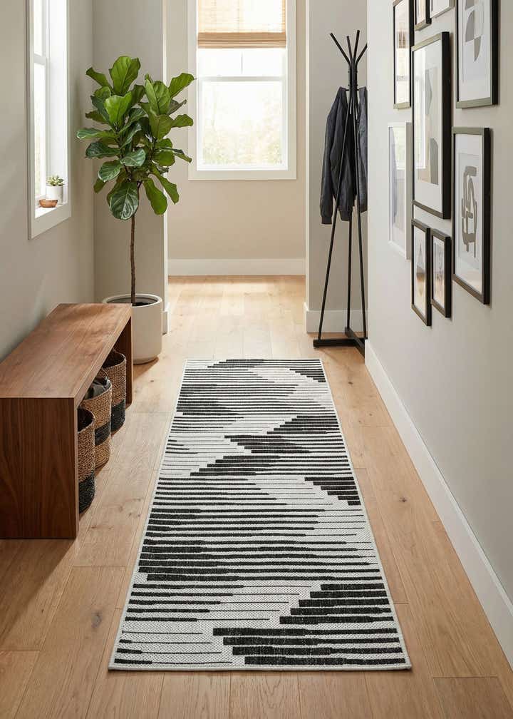 2' x 6' Easy-Clean Modern Indoor / Outdoor Runner Rug