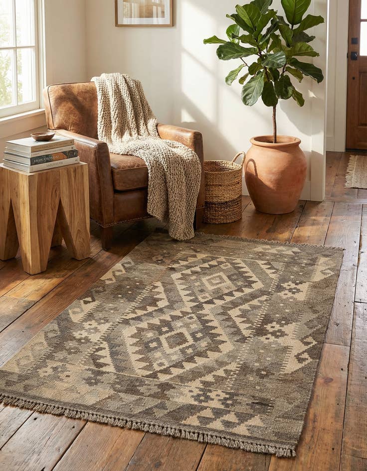 Detail image of 2' 9 x 4' 2 Hand Woven Kilim Maymana Wool Rug