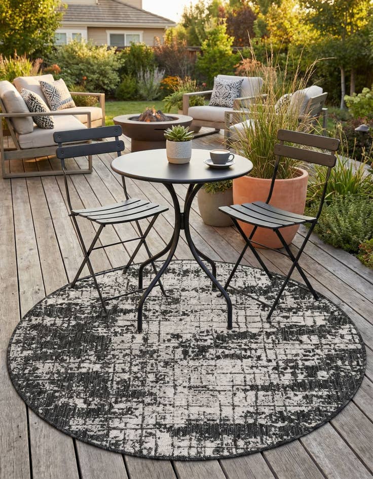 Detail image of 4' x 4'  Washable Modern Indoor / Outdoor Round Rug