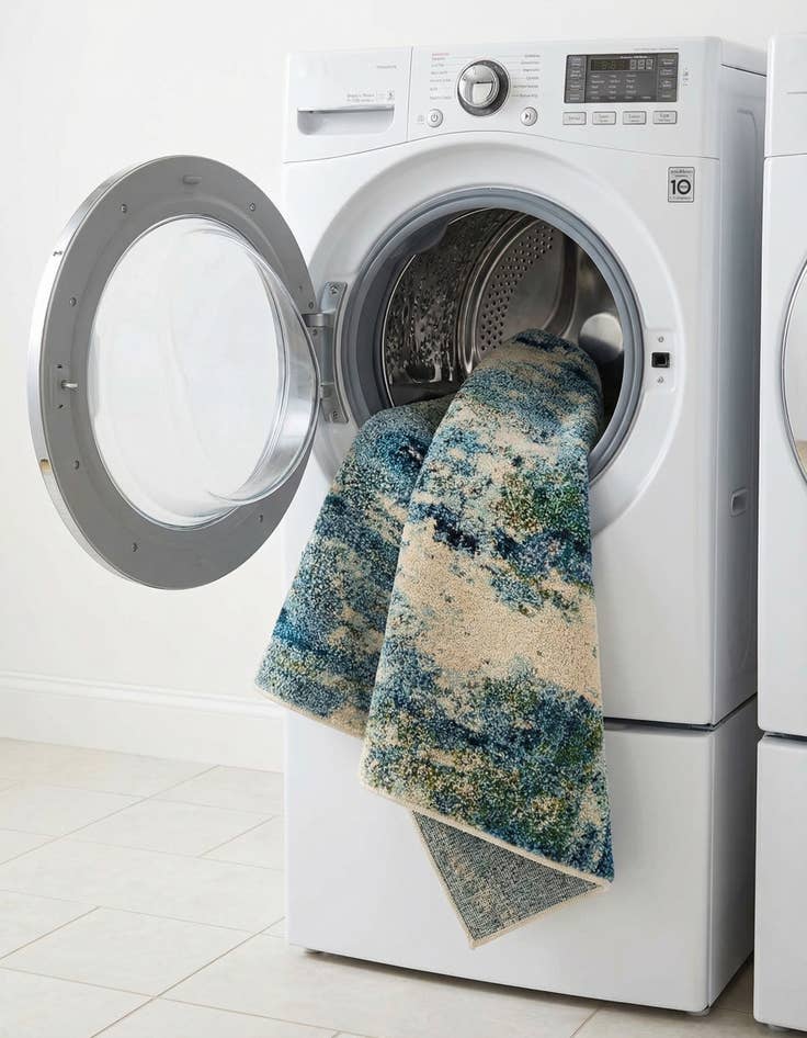 Detail image of 2' 2 x 3'  Washable Spectrum Rug