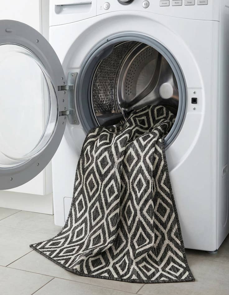 Detail image of 2' x 6'  Washable Jill Zarin Turks and Caicos Indoor / Outdoor Runner Rug