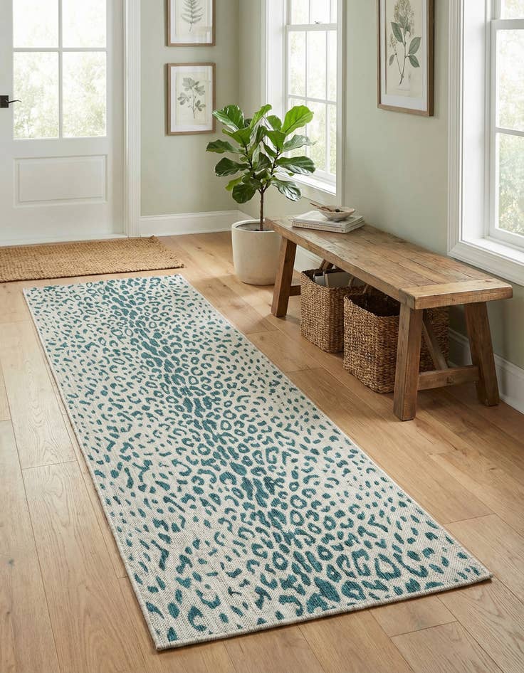 Detail image of 2' 7 x 10' Easy-Clean Safari Indoor / Outdoor Runner Rug