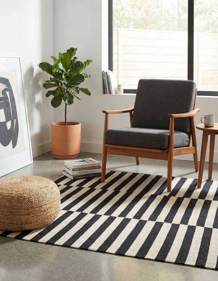 Detail image of 3' 4 x 4' 9  Hand Woven Kilim Modern Wool Rug