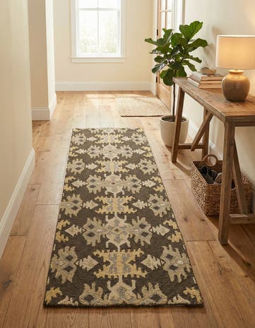 2' 7 x 8' Luna Runner Rug