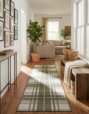 2' 7 x 12' Easy-Clean Checkered Indoor / Outdoor Runner Rug