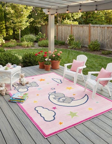 5' 3 x 7' 7 Easy-Clean Indoor / Outdoor Rug