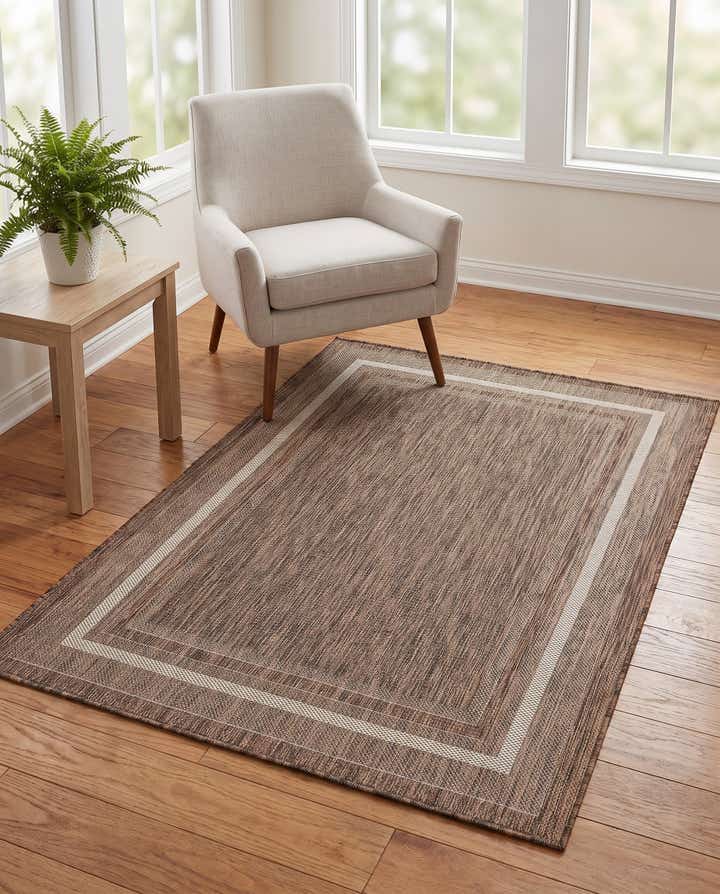 4' x 6' Easy-Clean Border Indoor / Outdoor Rug