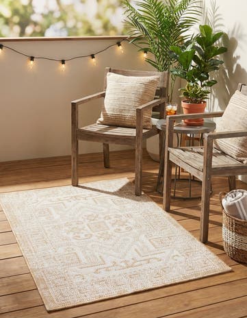 Natural Easy-Clean Aztec Indoor / Outdoor Rug