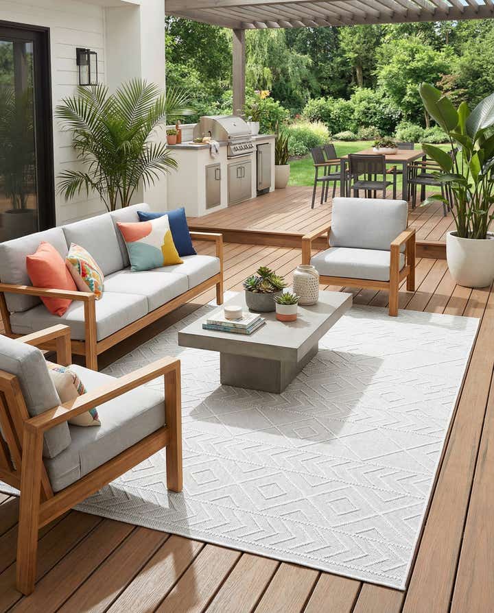 5' x 7' 10 Easy-Clean Modern Indoor / Outdoor Rug