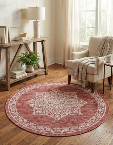 Rust Red Easy-Clean Traditional Indoor / Outdoor Round Rug