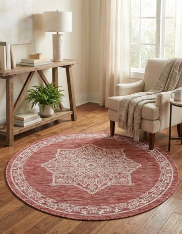 Rust Red Easy-Clean Traditional Indoor / Outdoor Round Rug