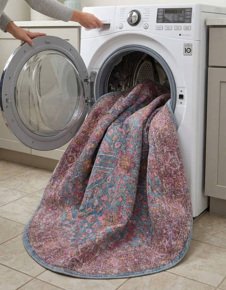 Detail image of 5' 3 x 5' 3  Washable Mangata Round Rug