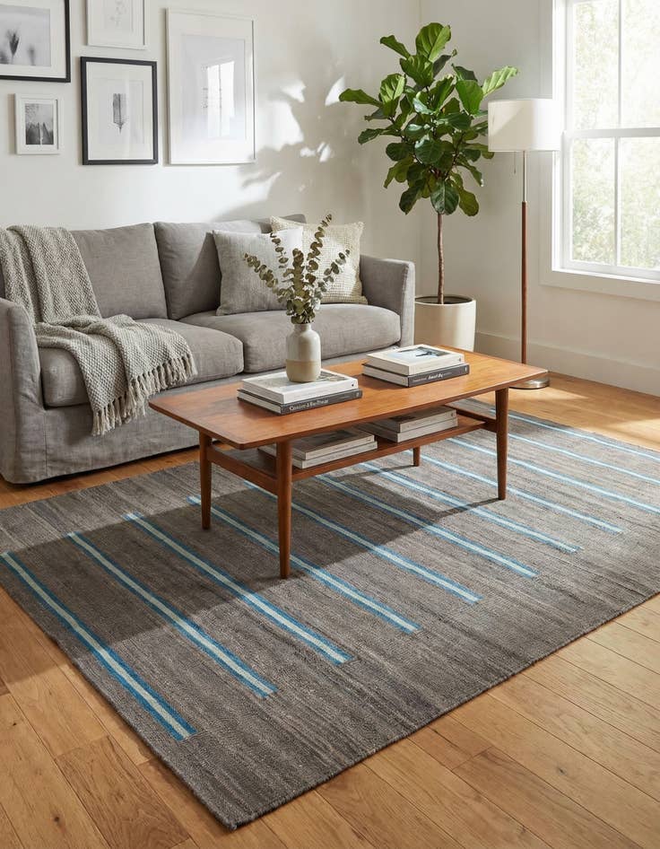 Detail image of 4' 2 x 6'  Hand Woven Kilim Modern Wool Rug