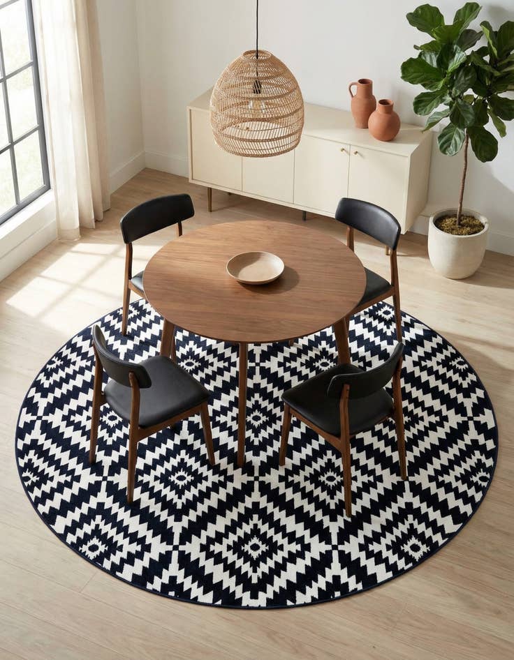 Detail image of 7' 10 x 7' 10 Easy-Clean Sabrina Soto Indoor / Outdoor Round Rug