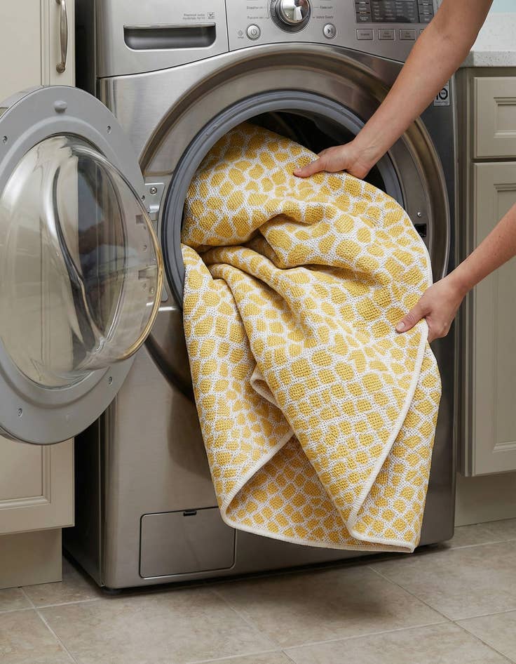 Detail image of 5' 3 x 8'  Washable Jill Zarin Cape Town Indoor / Outdoor Rug