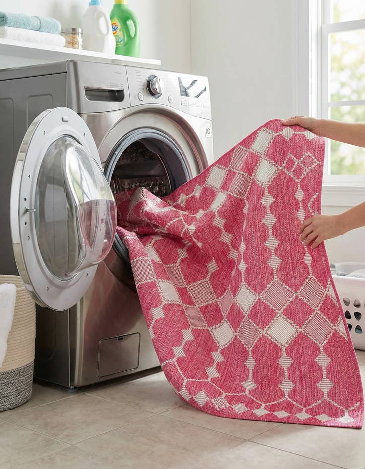 Detail image of 5' 3 x 8'  Washable Trellis Indoor / Outdoor Rug