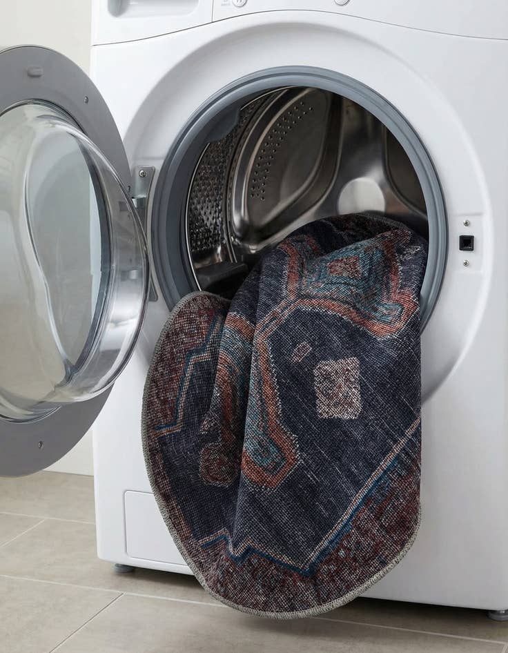 Detail image of  3' 3 x 3' 3  Washable Sisu Round Rug