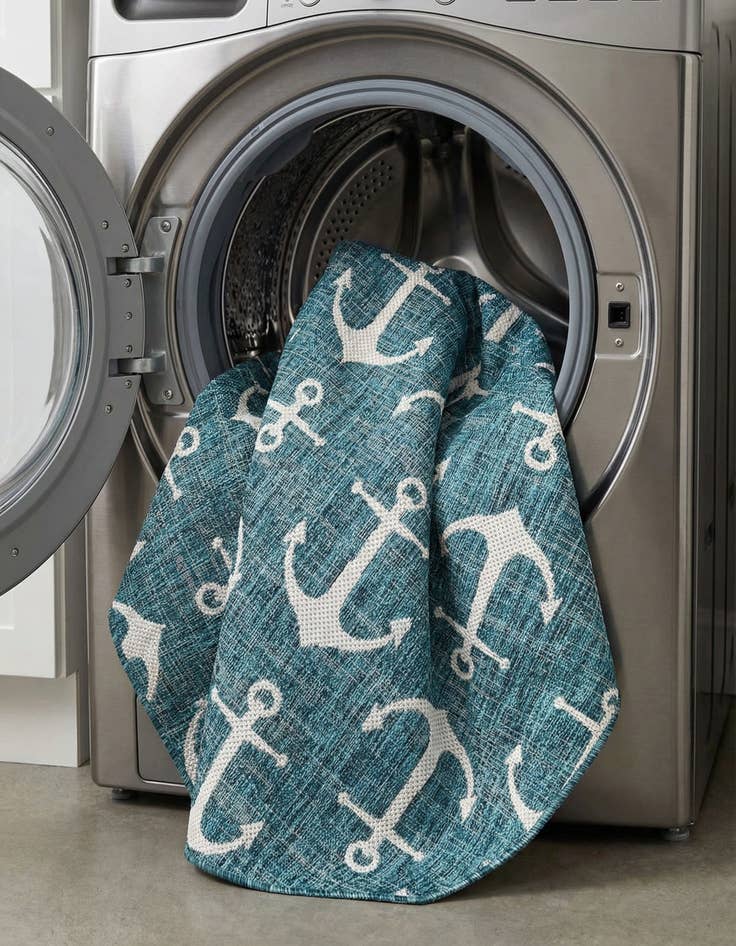 Detail image of 5' 3 x 5' 3  Washable Coastal Indoor / Outdoor Octagon Rug