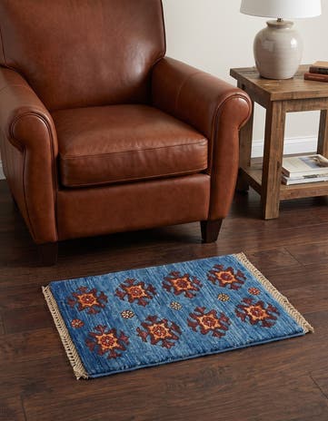 1' 4 x 2' Hand Knotted Ziegler Rug