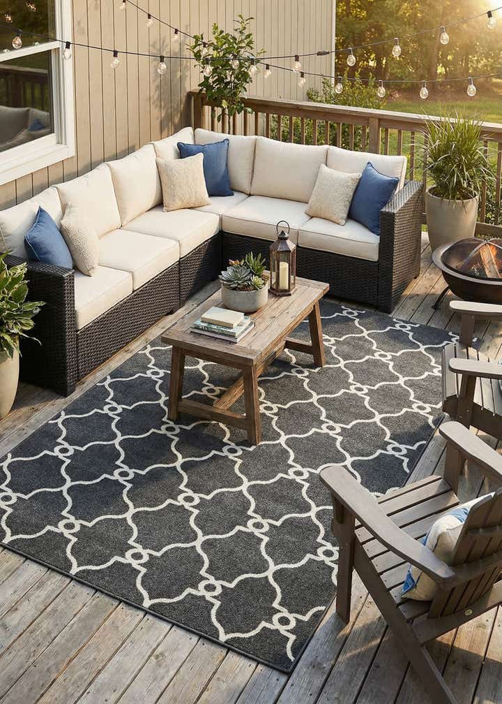 9' x 12' 2 Easy-Clean Lattice Indoor / Outdoor Rug