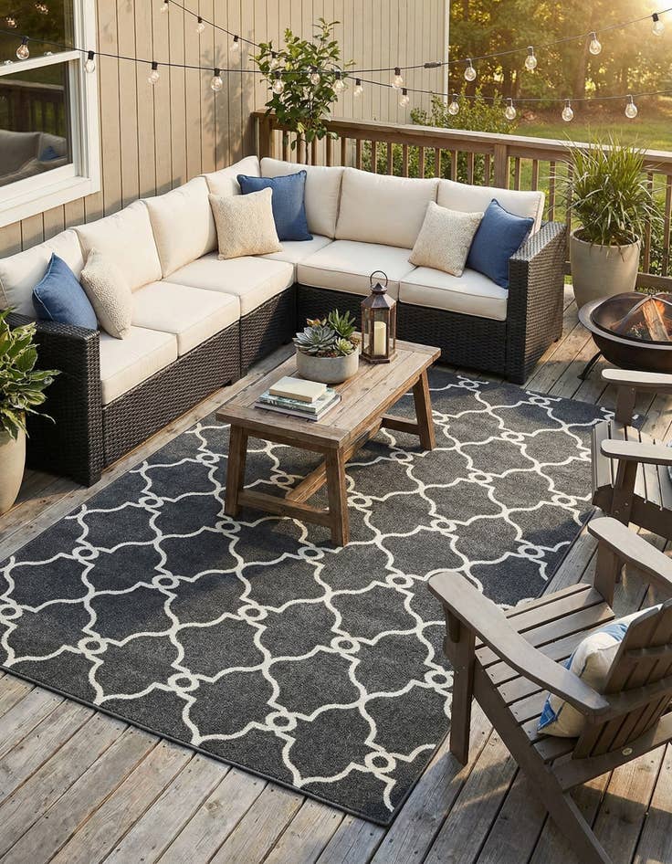 Detail image of 9' x 12' 2  Washable Trellis Indoor / Outdoor Rug